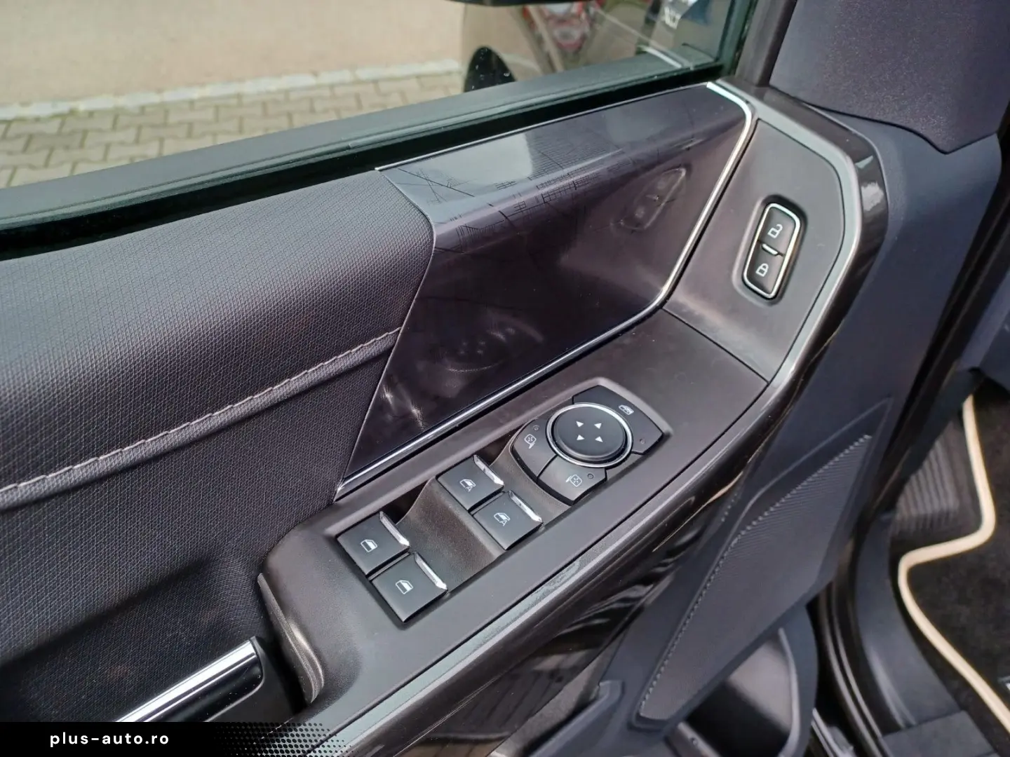 F 150 V8.5 0 4x4 SuperCrew 10-GangAut.LED