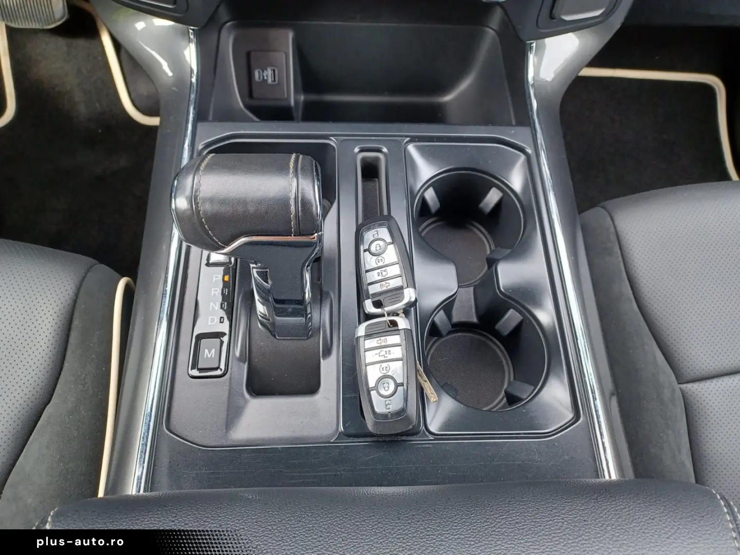 F 150 V8.5 0 4x4 SuperCrew 10-GangAut.LED