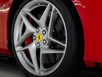 F8 Spider DCT Lift Carbon 360  AFS Garantie 2J.