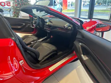 F8 Spider DCT Lift Carbon 360  AFS Garantie 2J.