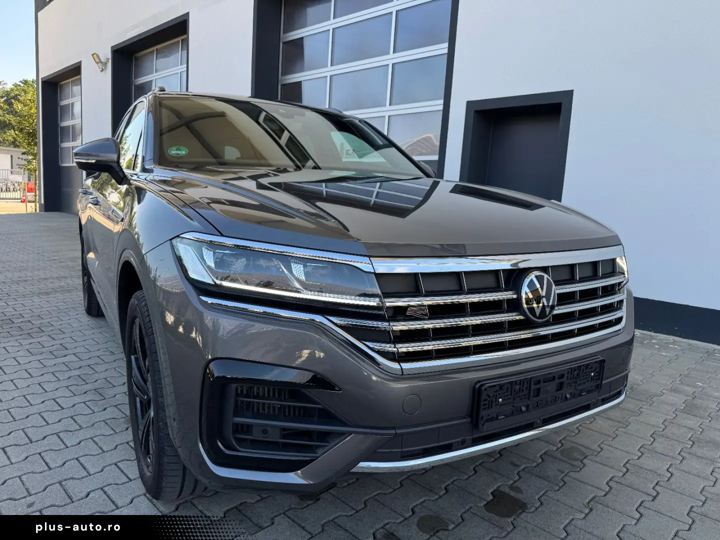 Touareg R-LINE  PANO STHZ 360  HUD AHK DYNAUDIO