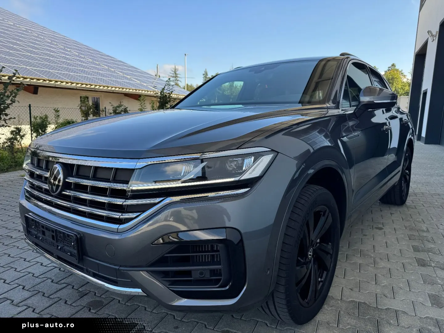 Touareg R-LINE  PANO STHZ 360  HUD AHK DYNAUDIO