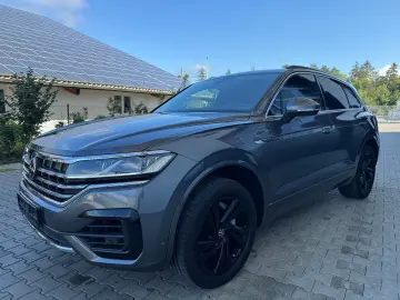 Touareg R-LINE  PANO STHZ 360  HUD AHK DYNAUDIO