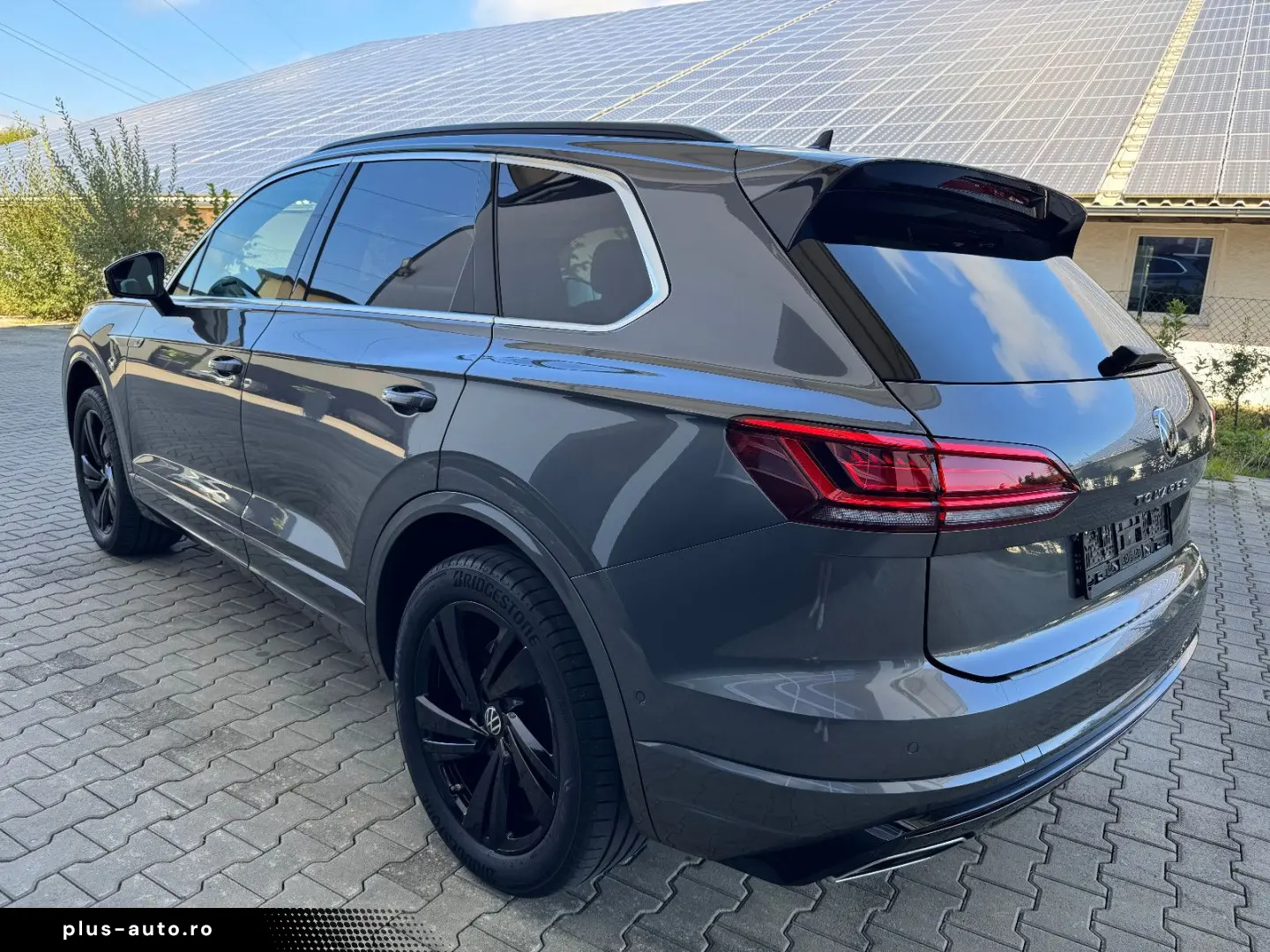 Touareg R-LINE  PANO STHZ 360  HUD AHK DYNAUDIO