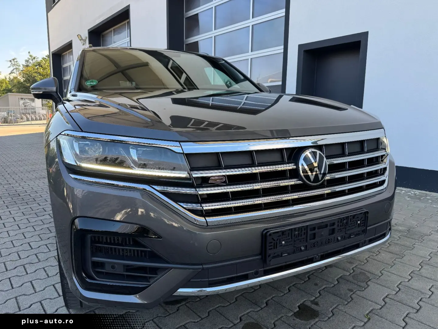 Touareg R-LINE  PANO STHZ 360  HUD AHK DYNAUDIO