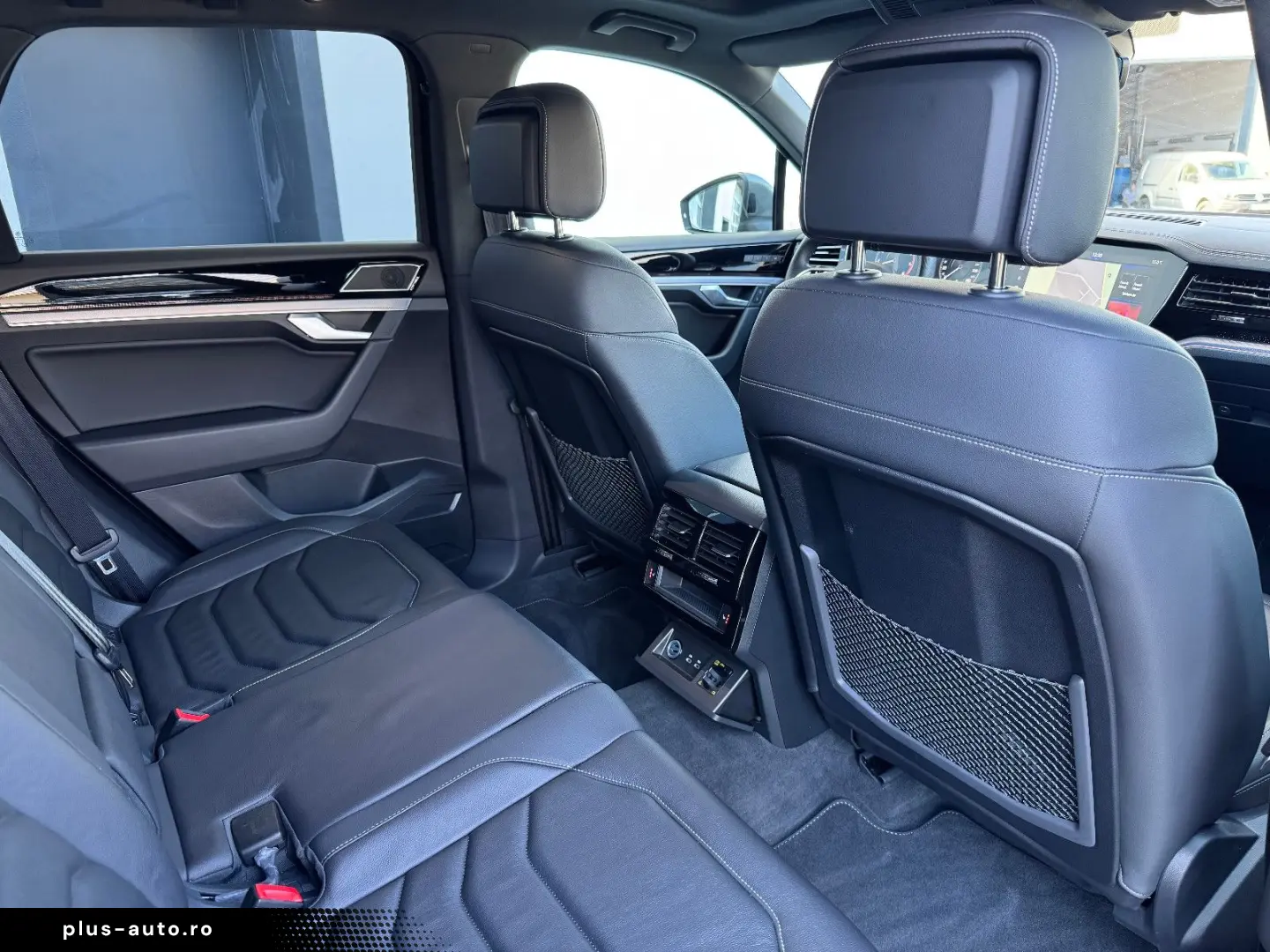 Touareg R-LINE  PANO STHZ 360  HUD AHK DYNAUDIO