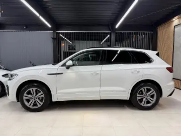 Touareg 3.0 TDI R-Line 4x4 AHK XENON-LED LUFT