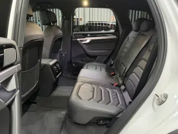 Touareg 3.0 TDI R-Line 4x4 AHK XENON-LED LUFT