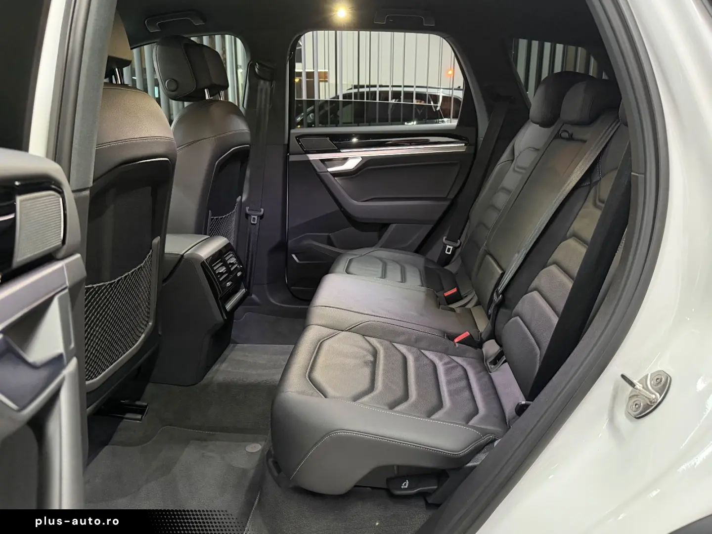 Touareg 3.0 TDI R-Line 4x4 AHK XENON-LED LUFT