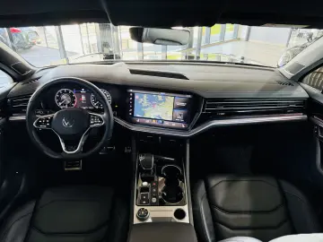 Touareg R-Line 4Motion AHK LED DYNAUDIO HUD