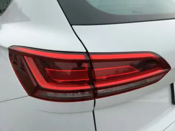 Touareg 3.0 TDI 4M R-LINE LED NAVI AHK ACC RFK