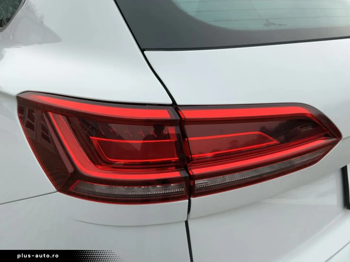 Touareg 3.0 TDI 4M R-LINE LED NAVI AHK ACC RFK