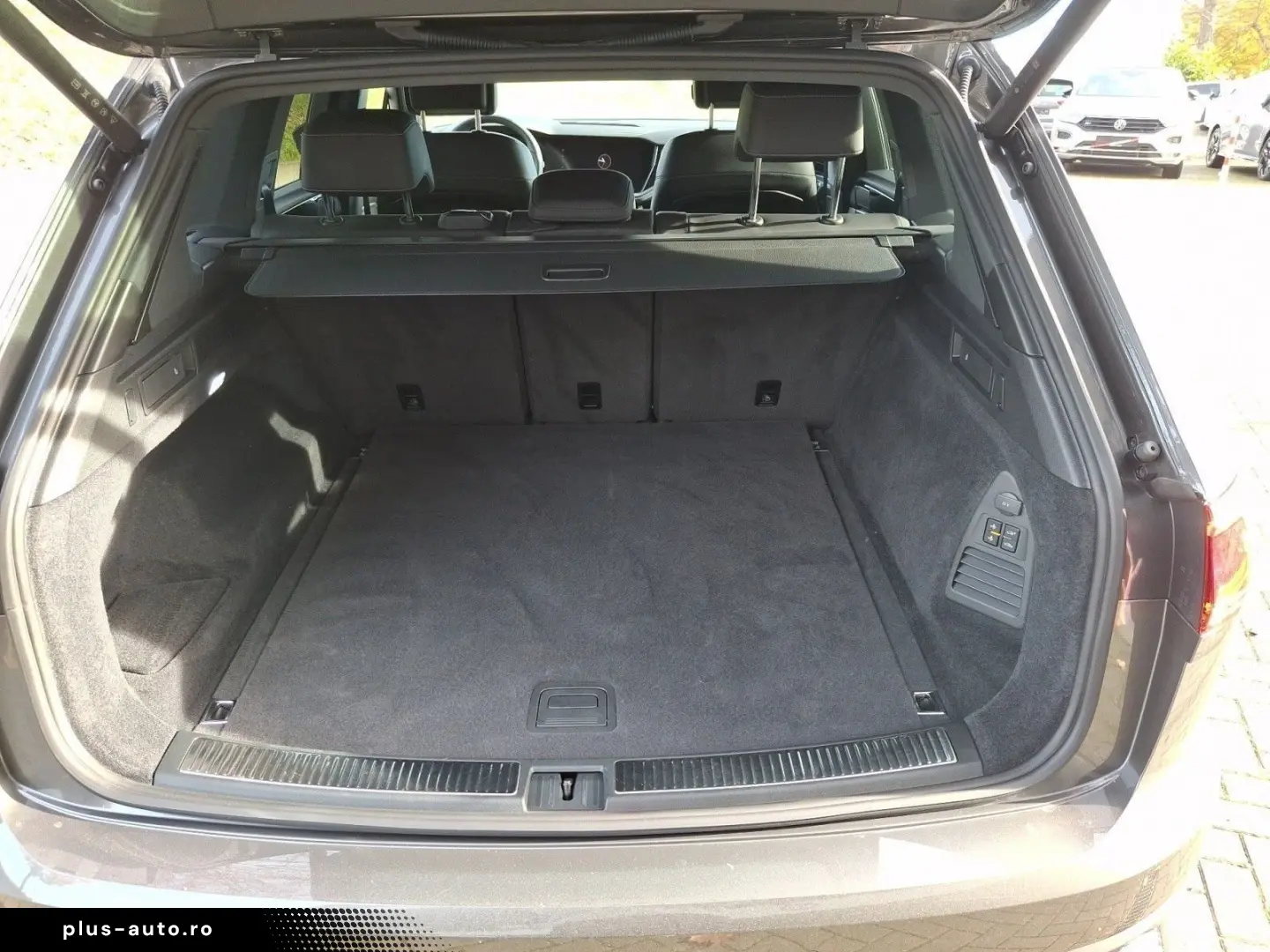 Touareg 3.0 TDI DSG 4Motion  R-LINE  #HEAD-UP #A