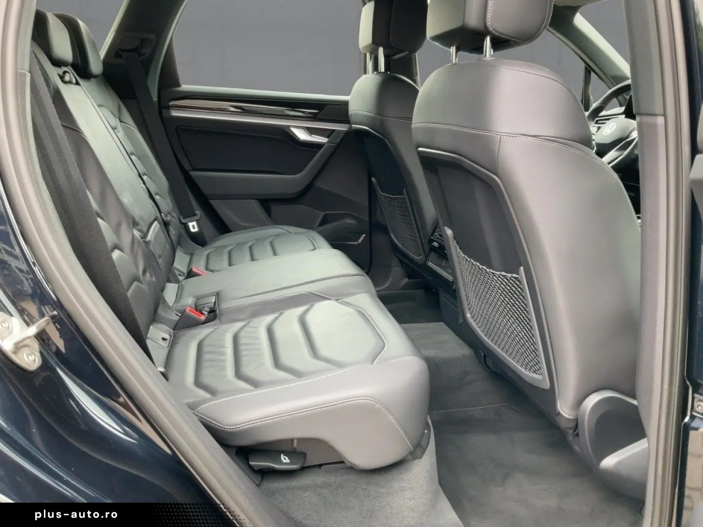 Touareg 3.0TDI 4M R-LINE LED NAVI ACC SHZ KAMERA