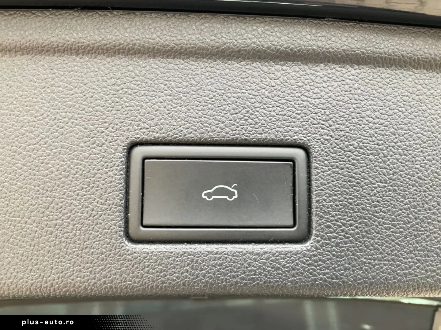 Touareg 3.0TDI 4M R-LINE LED NAVI ACC SHZ KAMERA