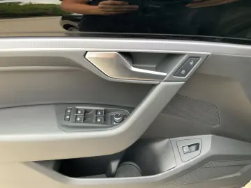 Touareg 3.0TDI 4M R-LINE LED NAVI ACC SHZ KAMERA