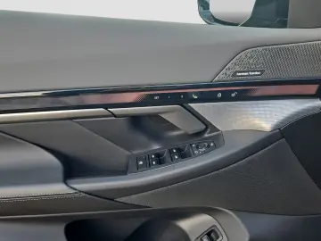 550 e xDrive M Sport Pro Individualleder Merino