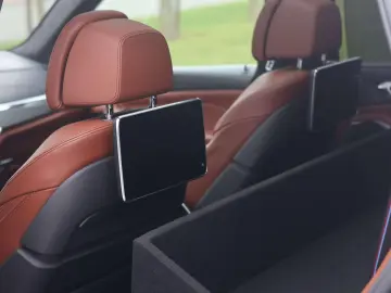 X5 M 50i Utilitaire  Individual  Attelage  Harma