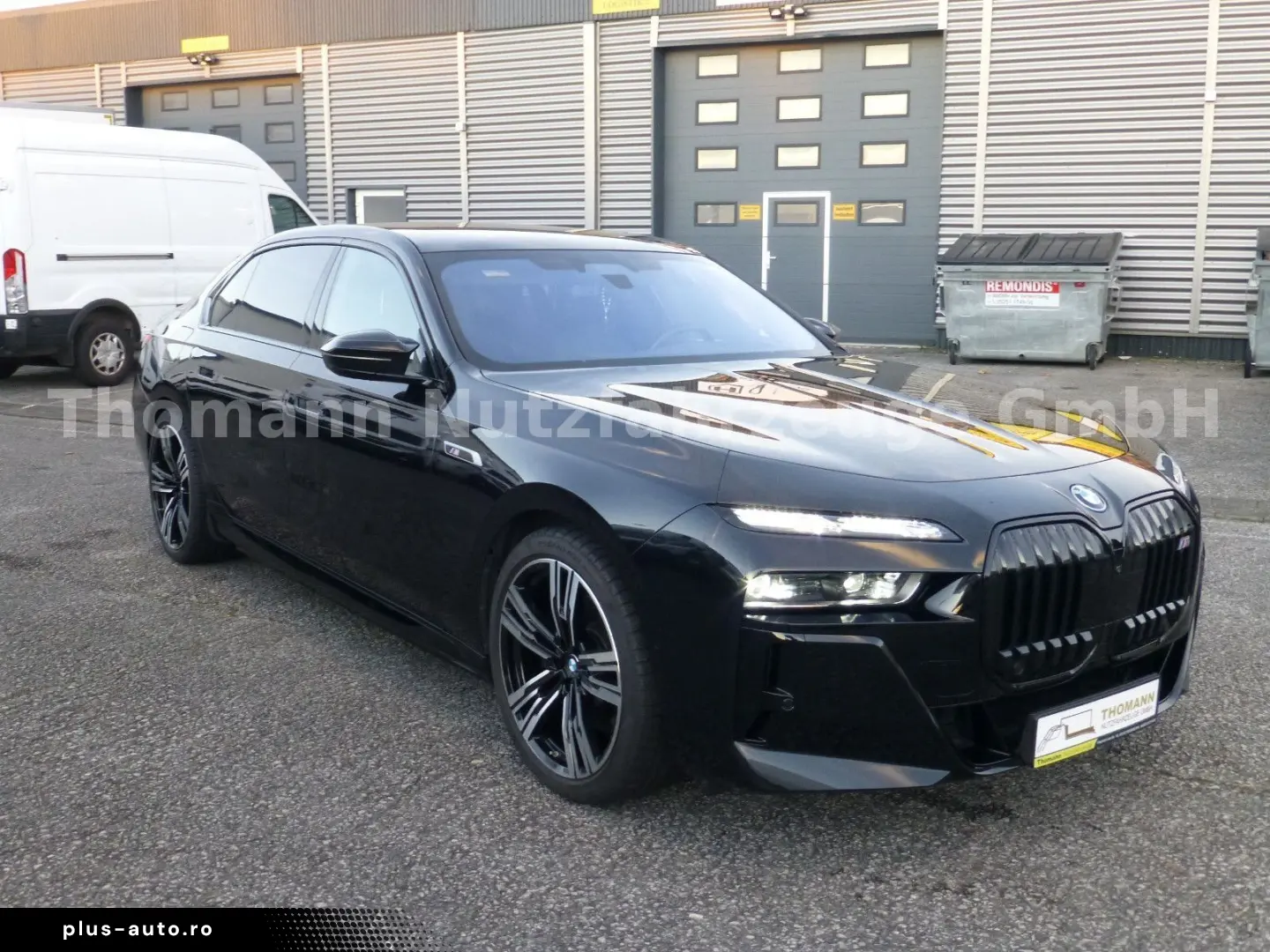 M760 7 M760 e xDrive Cinema Sky Lounge 2x 21 Zol