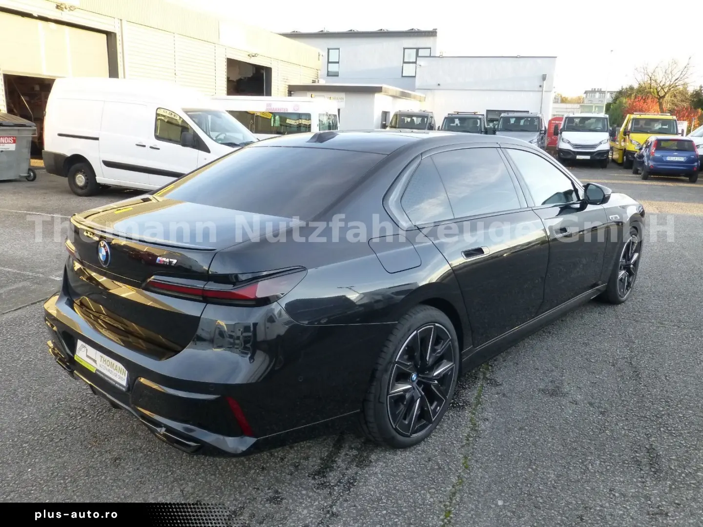 M760 7 M760 e xDrive Cinema Sky Lounge 2x 21 Zol