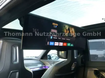 M760 7 M760 e xDrive Cinema Sky Lounge 2x 21 Zol