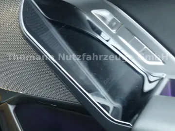 M760 7 M760 e xDrive Cinema Sky Lounge 2x 21 Zol