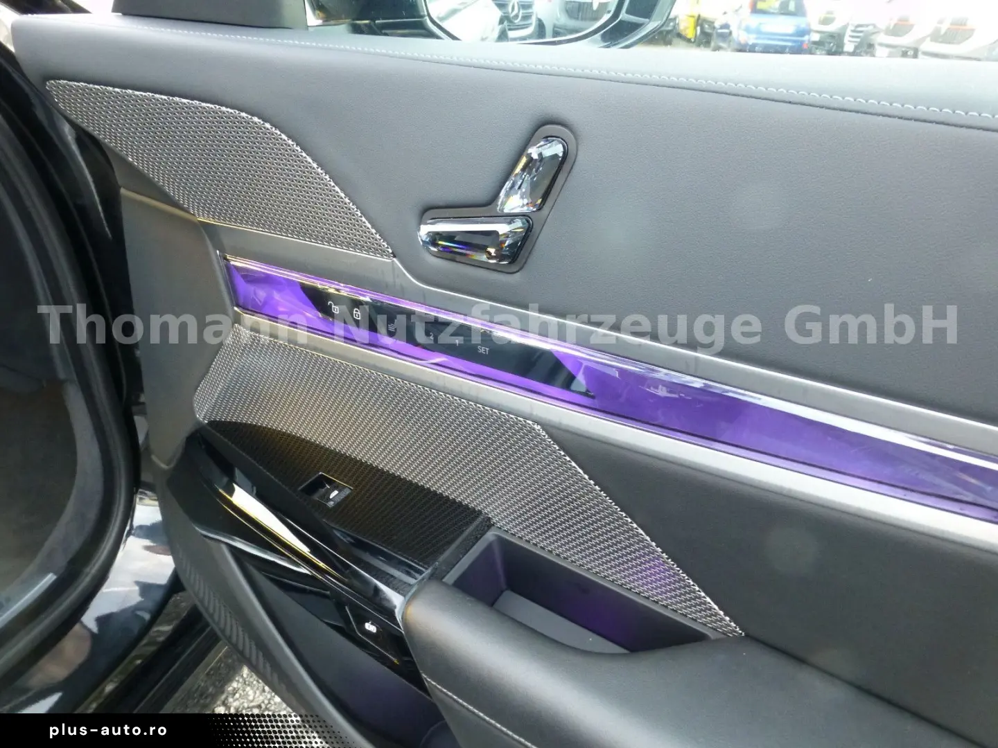 M760 7 M760 e xDrive Cinema Sky Lounge 2x 21 Zol