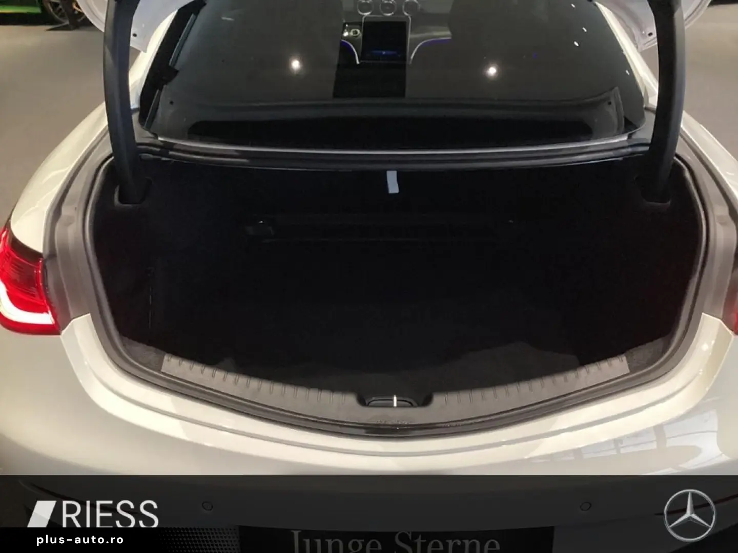 CLE 300 4M Cp AMG PANO FAHRASSIT DISTR MEMOR 360