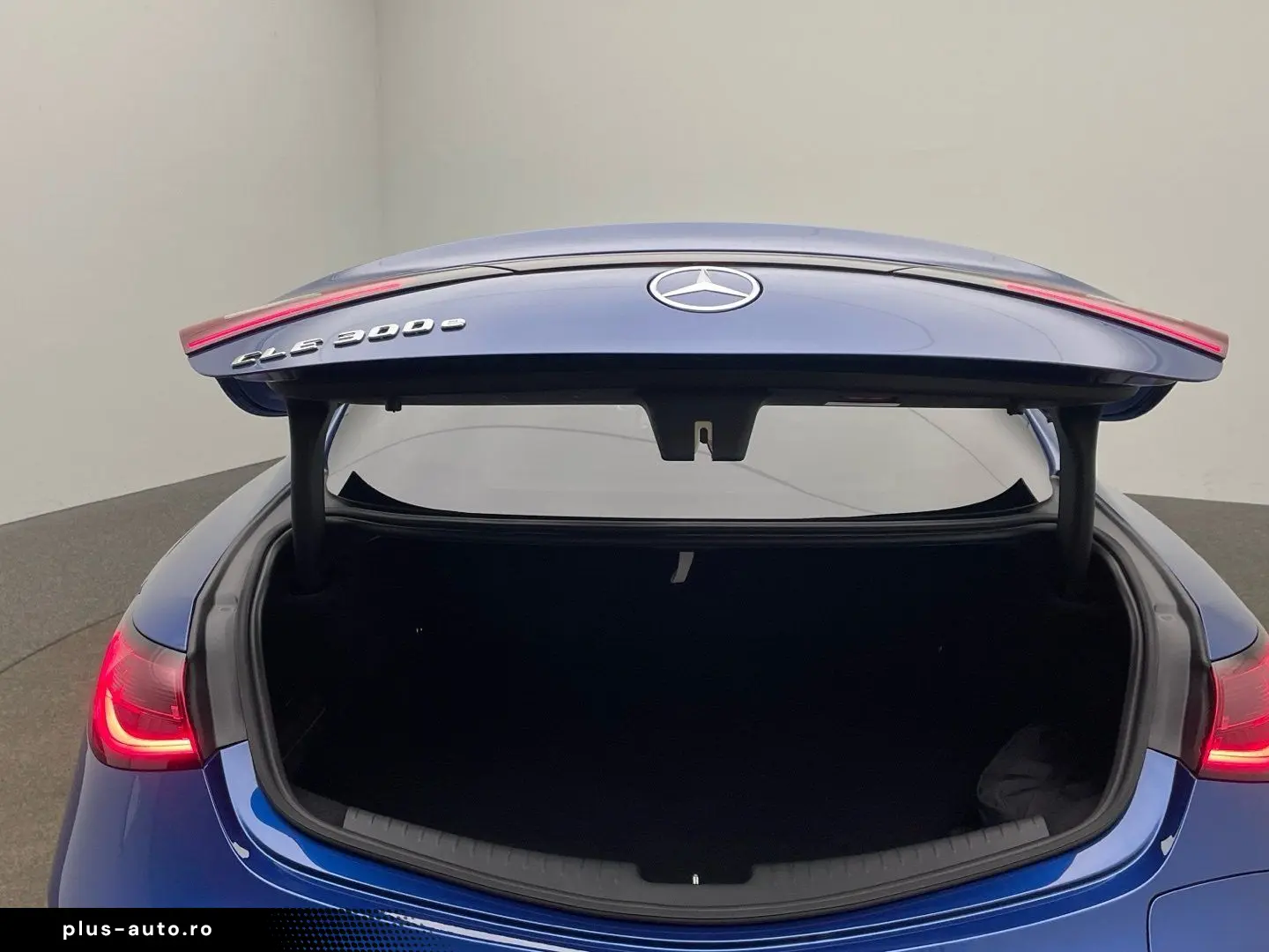 CLE 300 e AMG Digital-Light Pano Burmester 360 K