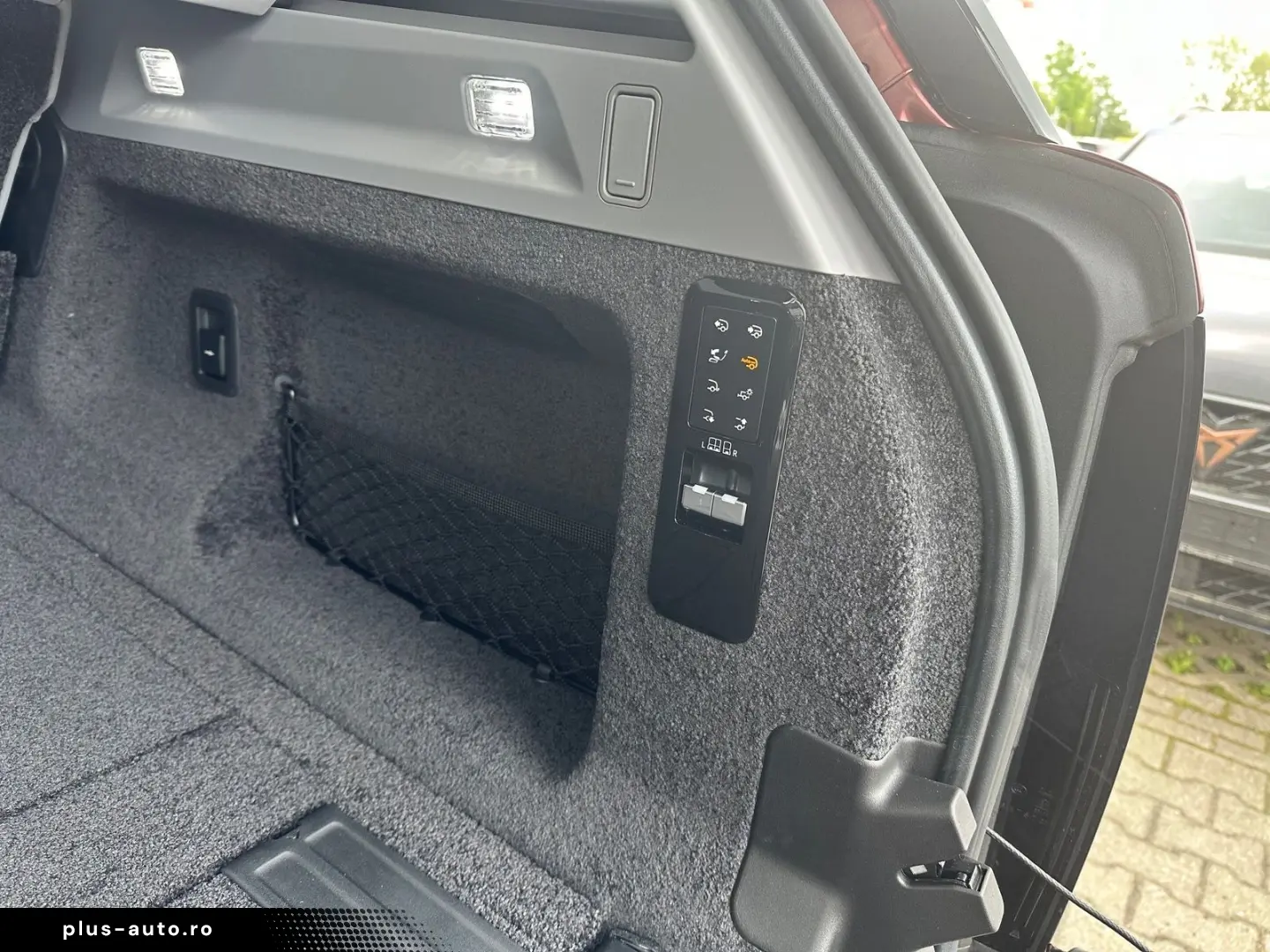 Range Rover 4.4 P615 SV 23Zoll AHK Stdhzg