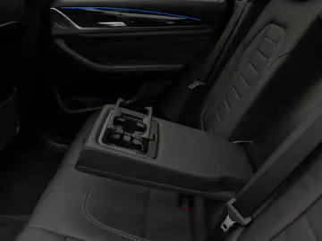 X3 xD30e Panorama HUD DAB HiFi Komfort Sport 20