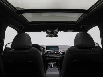 X3 xD30e Panorama HUD DAB HiFi Komfort Sport 20