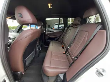 X3 xDrive30e Head-Up DAB LED WLAN RFK el. Sitze