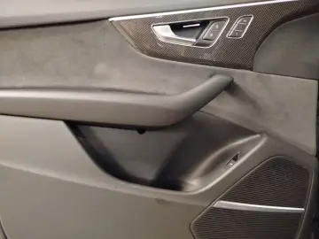 Q8 50 TDI qu S line competition  Matrix Leder Lu