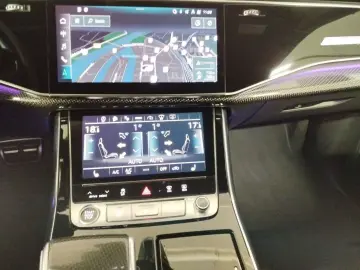 Q8 50 TDI qu S line competition  Matrix Leder Lu