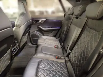 Q8 50 TDI qu S line competition  Matrix Leder Lu