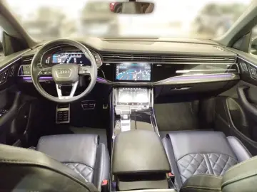 Q8 50 TDI qu S line competition  Matrix Leder Lu