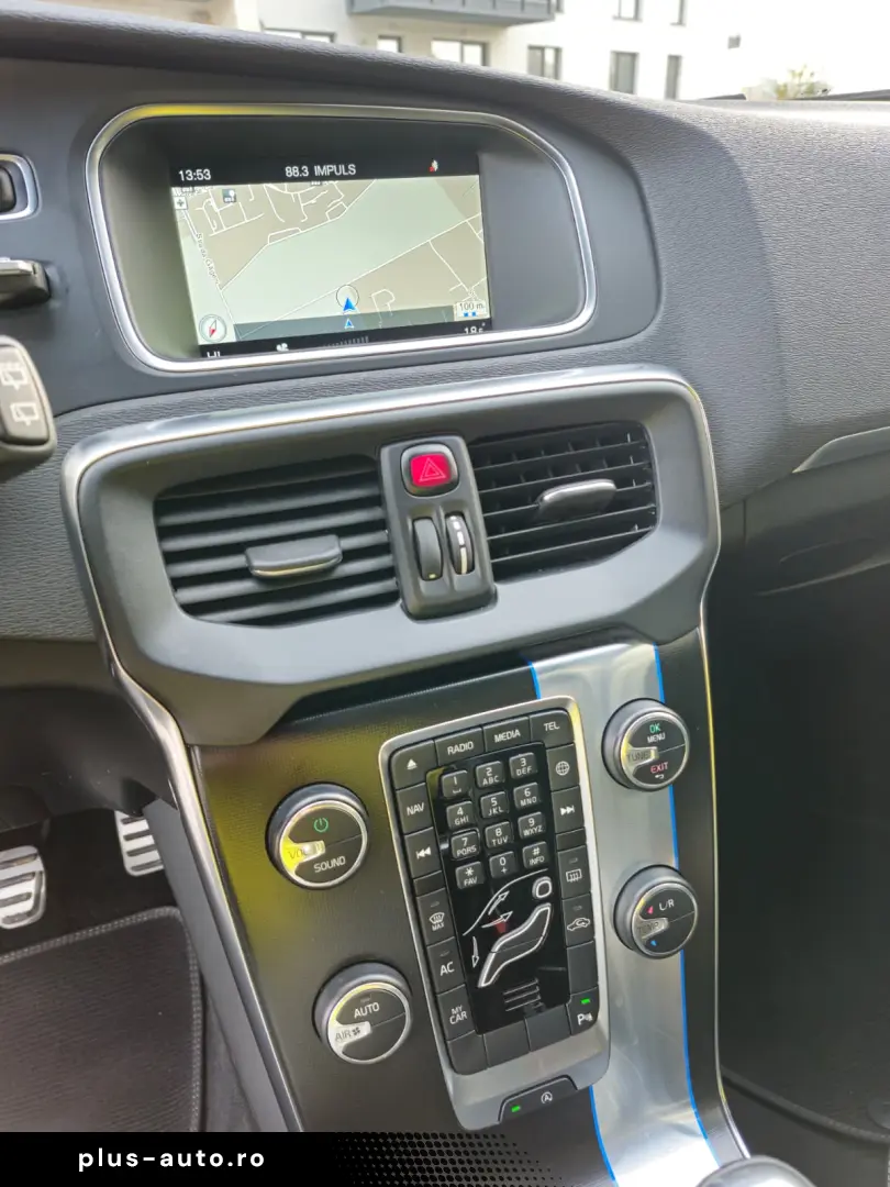 Volvo V40 2.0 R Design 2014