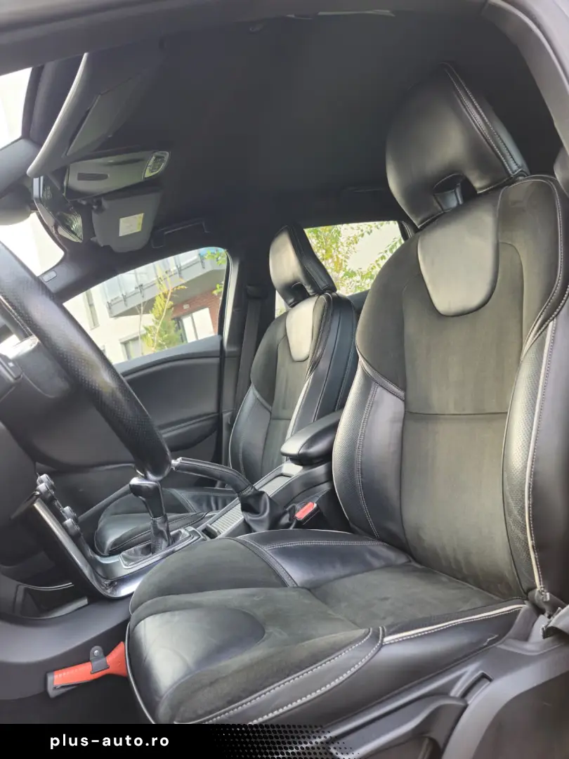 Volvo V40 2.0 R Design 2014