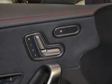 CLA 180 Coupé   AMG MEMO AHK KAMERA PANO SPUR