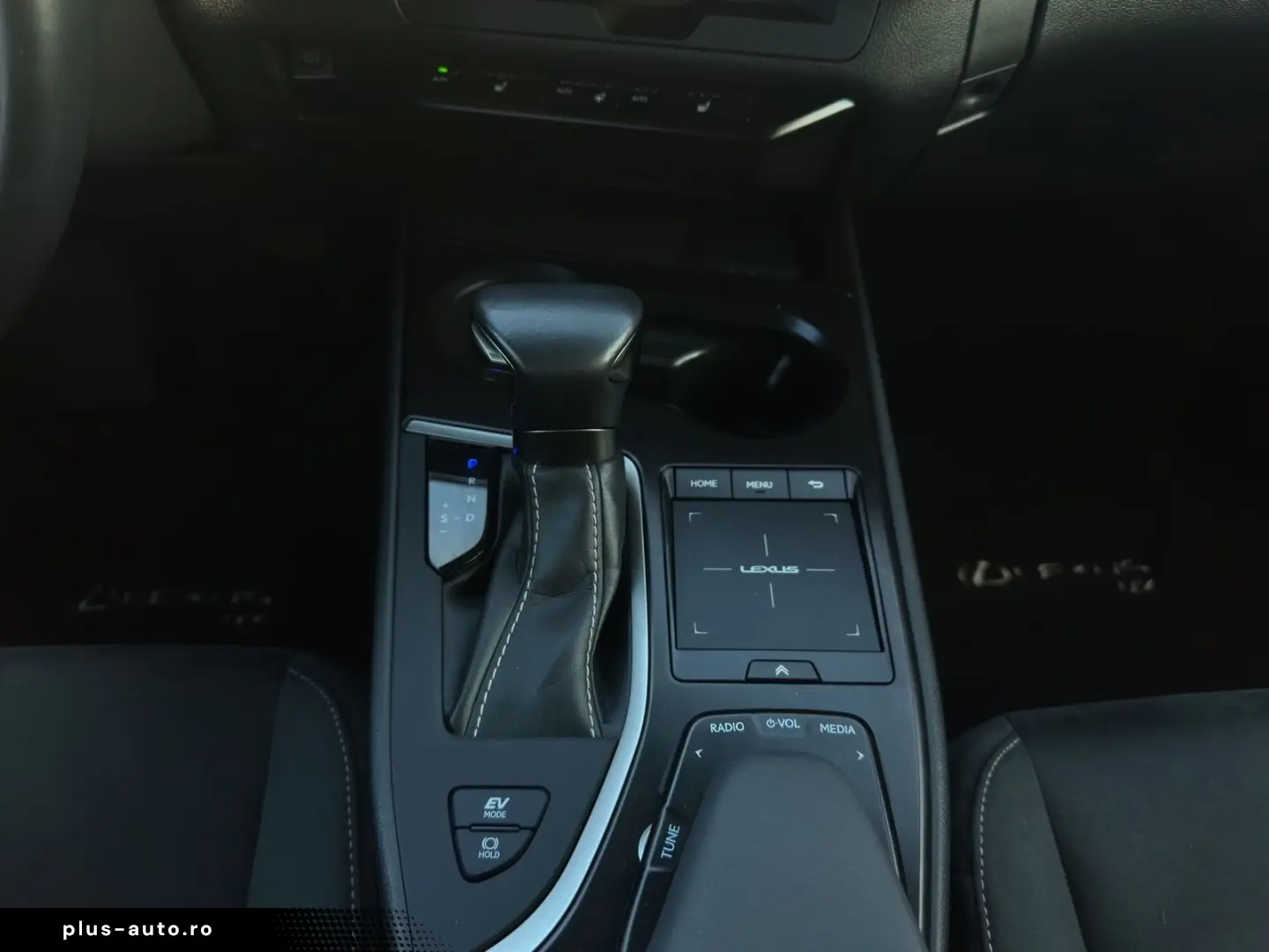 UX 250 h STYLE Edition 15J-GARANTIE