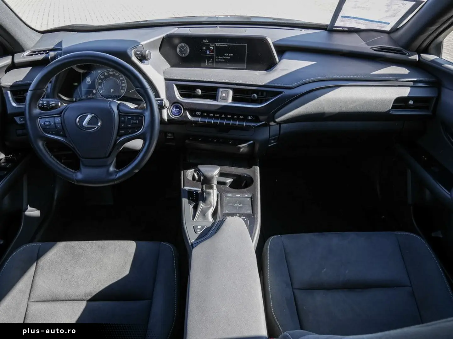 UX 250h Style Edition LENKRADHEIZUNG LED Carplay