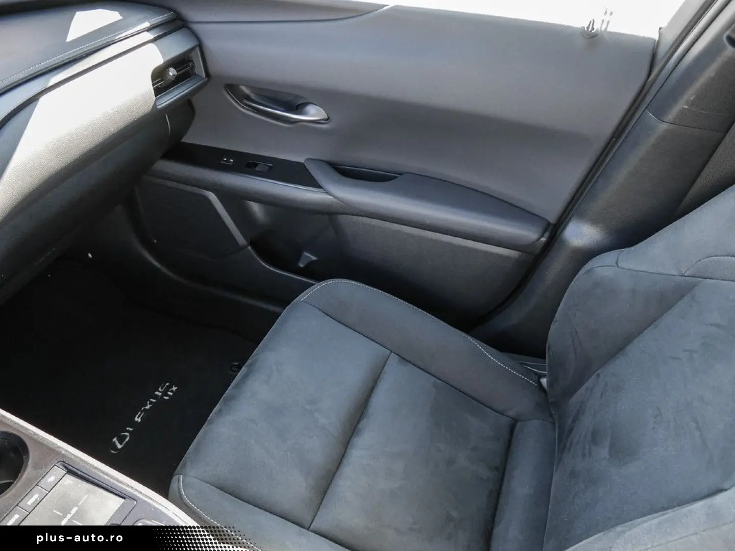 UX 250h Style Edition LENKRADHEIZUNG LED Carplay