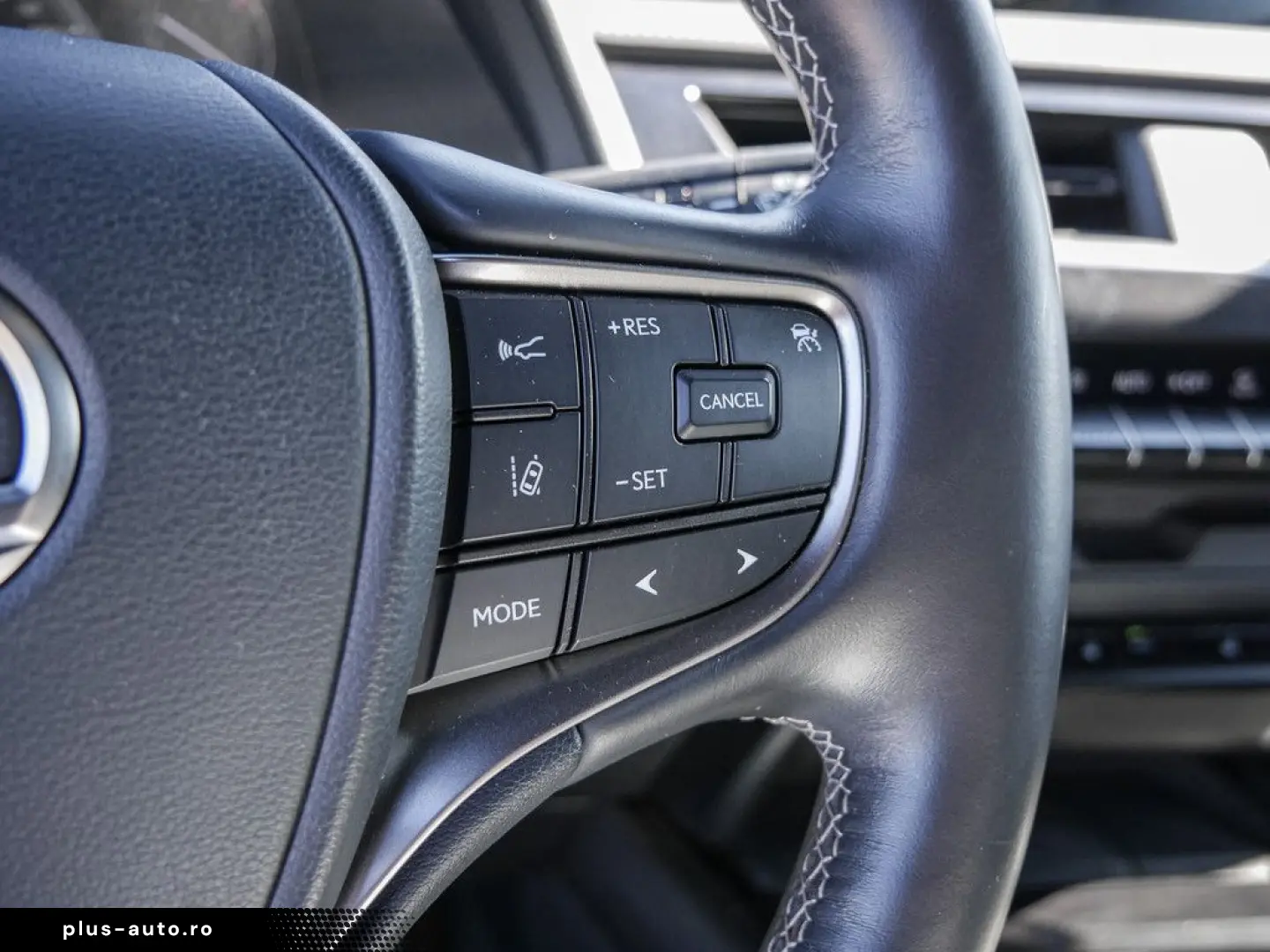 UX 250h Style Edition LENKRADHEIZUNG LED Carplay