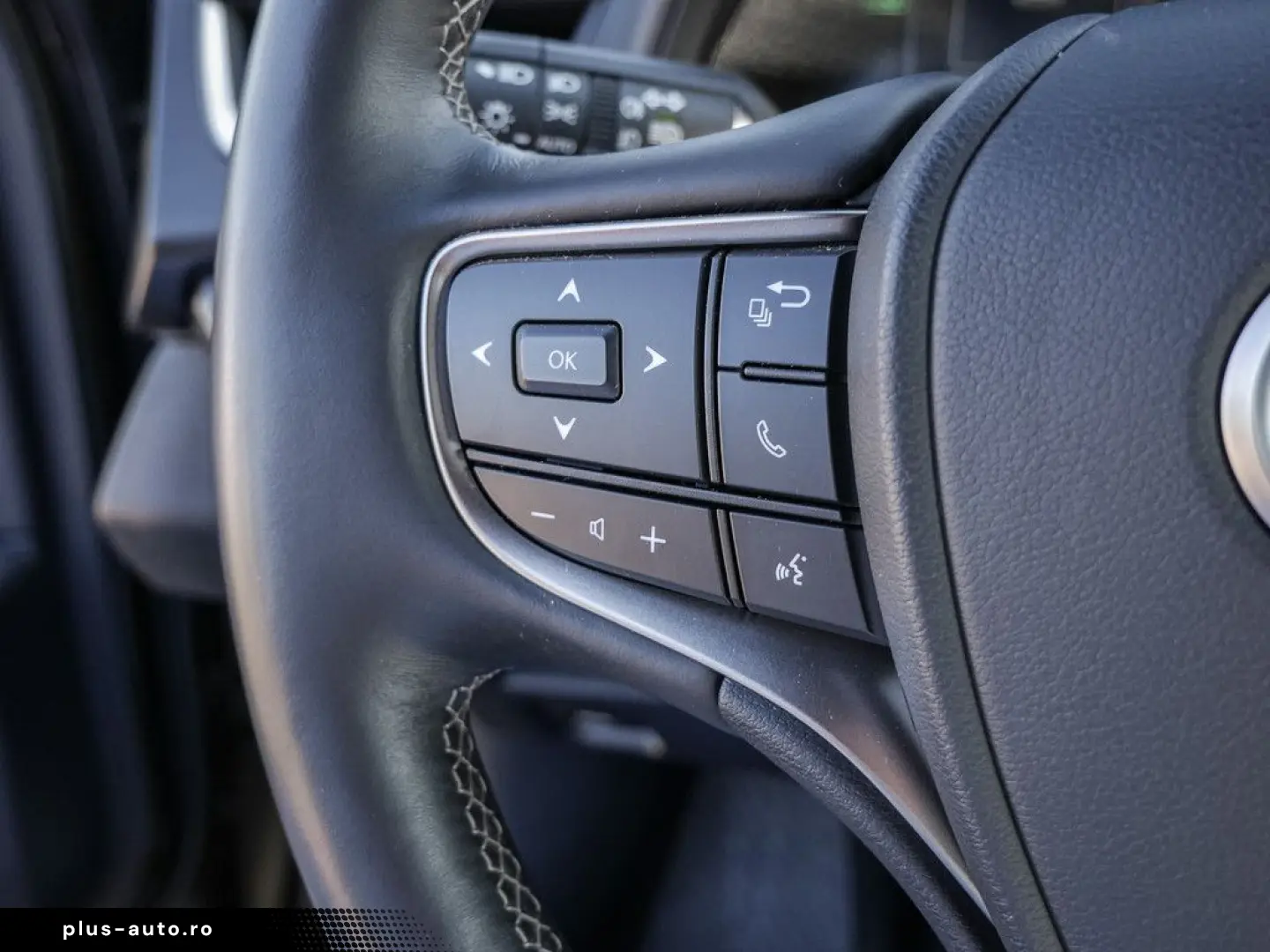 UX 250h Style Edition LENKRADHEIZUNG LED Carplay