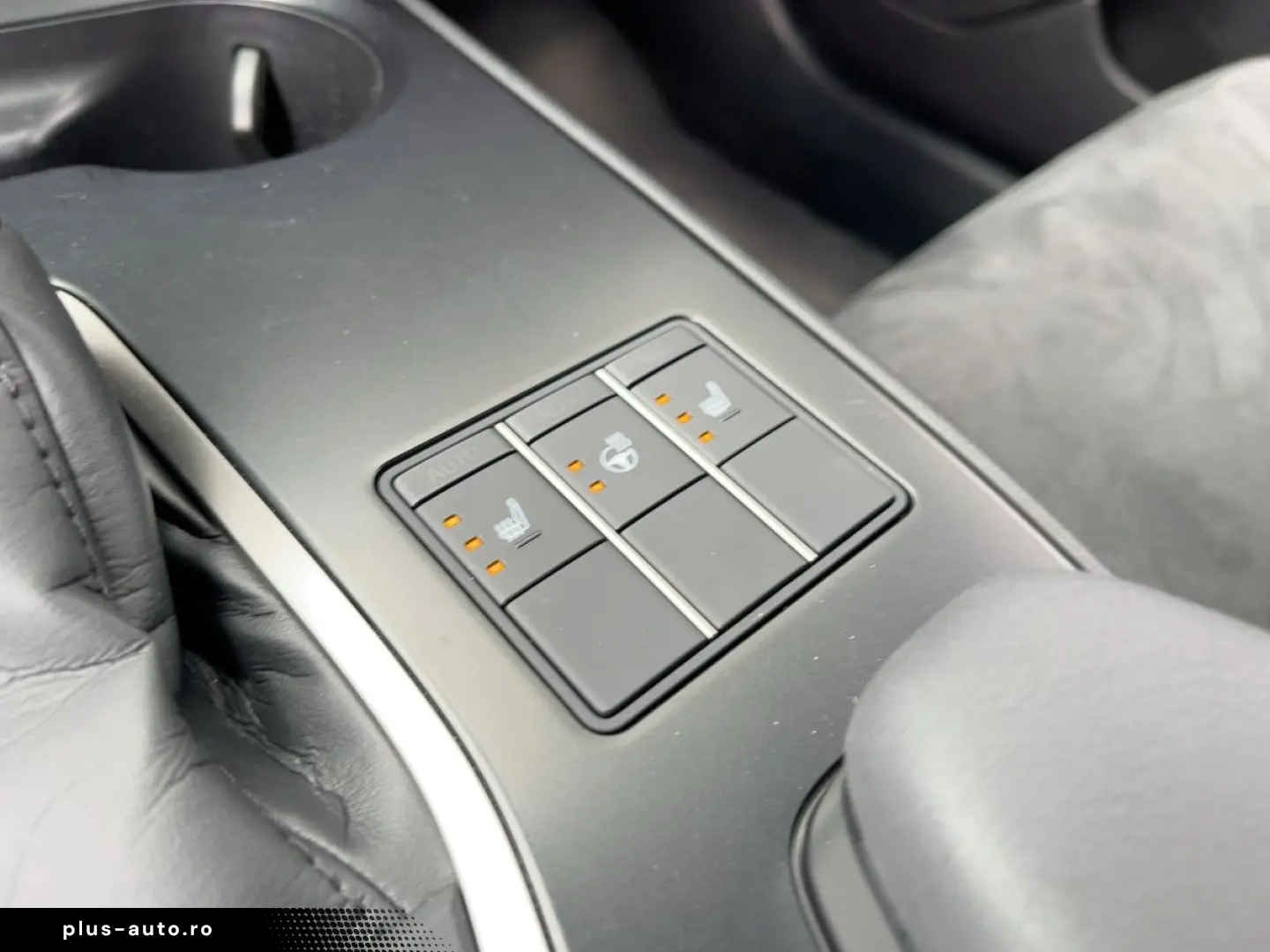 UX 250h Style Edition CloudNavi KAM DAB SHZ