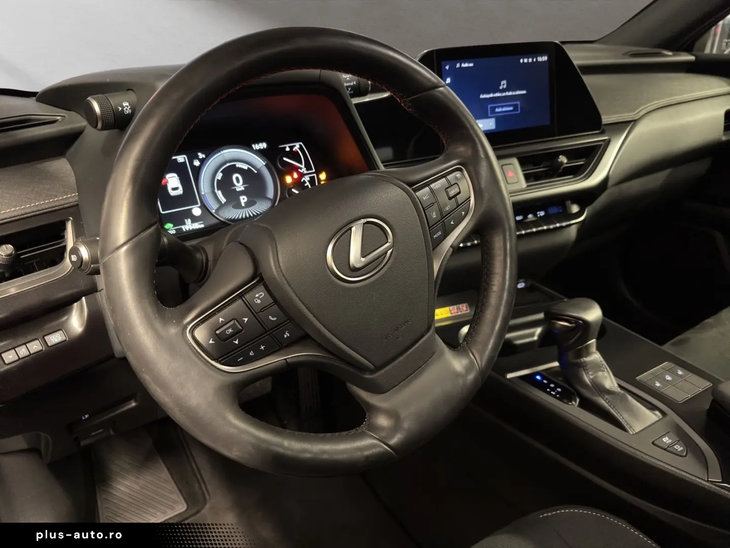 UX 250h STYLE 1HD CARPLAY PDC 15J-GARANTIE