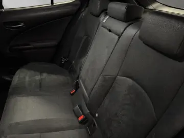 UX 250h STYLE 1HD CARPLAY PDC 15J-GARANTIE