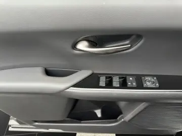 UX 250h F-SPORT-D. 1.HD ALLW.REIF   15J-GARANTIE