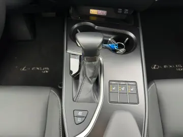 UX 250h F-SPORT-D. 1.HD ALLW.REIF   15J-GARANTIE